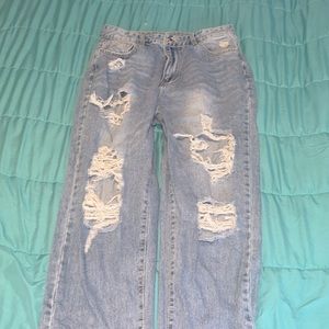 trying to sell these ripped mom jeans , super cute and comfy , worn once